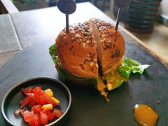 -HIGH FIVE哈福手工汉堡(桂林路店)