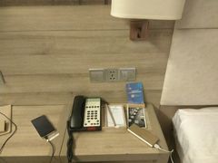 电话-西安大雁塔科技大学地铁站亚朵酒店