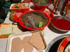 -钢管厂五区小郡肝串串香(奥克斯广场锦城万达店)