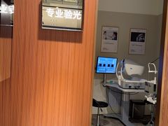 -LensCrafters亮视点·OAKLEY精选(静安嘉里中心店)