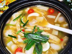 顺化皇家酸汤鱼-米纸越南小馆(金鹰世界店)