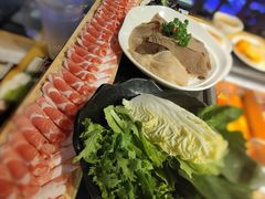 人气鲜蔬拼盘-东道煮牛肉火锅(重庆路店)