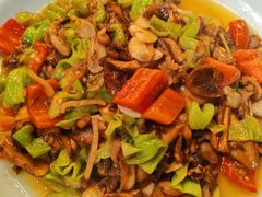 -老滇山寨•云南特色菜•地方菜•民族风情歌舞表演(金碧店)