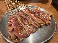 -何妹湿辣牛肉·粤式烧烤砂煲(桂雅路店)