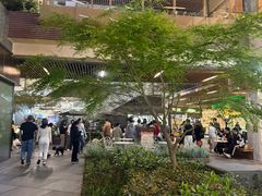 -瑞虹新天地月亮湾