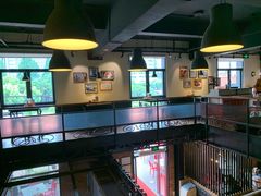 -拉亚汉堡经典餐厅(商城路店)