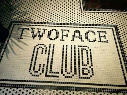 -TWOFACE 双面理发馆