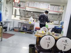 大堂-门框胡同百年卤煮(杨庄路店)