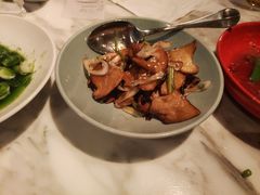 老人头菌炒腊肉-无锡苏宁银河国际酒店-悦府65中餐厅