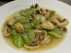 口蘑鲜烧丝瓜-闫府私房菜(恒隆店)
