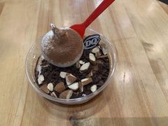 巧克力巴旦木拌拌碗-DQ·蛋糕·冰淇淋(新佳丽店)