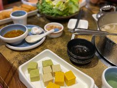 时蔬三色冻豆腐-左庭右院鲜牛肉火锅(金山万达店)