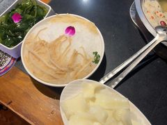 -辣莊重庆老火锅(威海高铁站韩乐坊店)