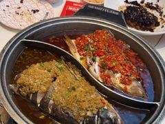 -阿瓦山寨·湘菜现炒·剁椒鱼头王(咸阳总店)