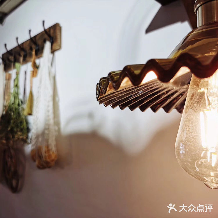 和长沙小食院风格很相似的一家湘潭小食堂