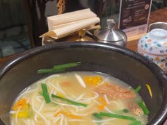 -银米·云南传统过桥米线(双廊黑金冠店)