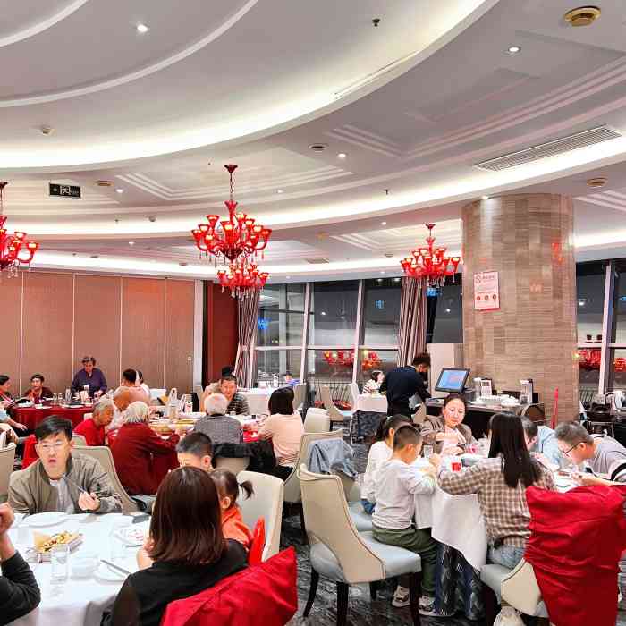 大铁勺酒楼(迎水道店)-"位置非常明显,很好找,环境优美,服务优质.