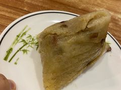 咸肉香菇蛋黄板栗粽-嘉华小吃(蛇口市场店)