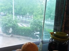 靠窗位-粤域茶餐厅