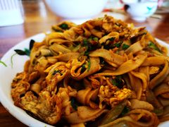 鸡蛋生菜菜丝炒河粉-正果云吞&农家菜(富力店)