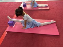 -艺桐年艺术培训中心