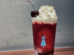 丝绒车厘酸奶冰茶-KNOTKNOT珞珞·日式甜品(K11店)