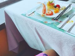 -亚洲国际大酒店·云顶阁旋转自助餐厅