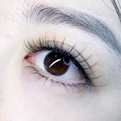 -爱美睫美甲会馆
