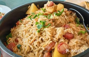 Guangdong Cured Meat and Potato Claypot Rice