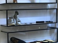 -爱革·洗衣改衣·洗鞋修鞋·洗包修包·奢侈品护理(宝地广场店)