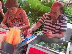 -詹爷爷乌节路街头冰淇淋