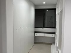 -红星美凯龙全球家居生活广场卡子门店-停车场