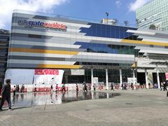 -东荟城名店仓