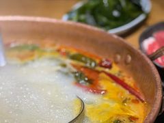 -洱火云南酸菜牛肉火锅(石景山当代商城店)