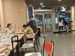 -麦当劳(轻轨曹杨路店)