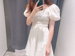 -URBAN REVIVO(高德置地广场·春广场店)