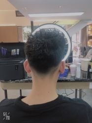 -诗悦发型烫染SALON