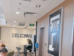 -麦当劳(吉林站13检票口对面)