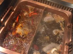 -老牌坊云南鱼豆花火锅(嵩山店)