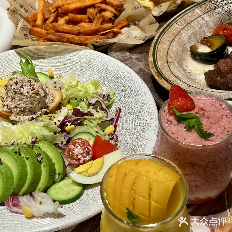 深圳最炫氛围感餐厅，宜放松宜微醺 🍽