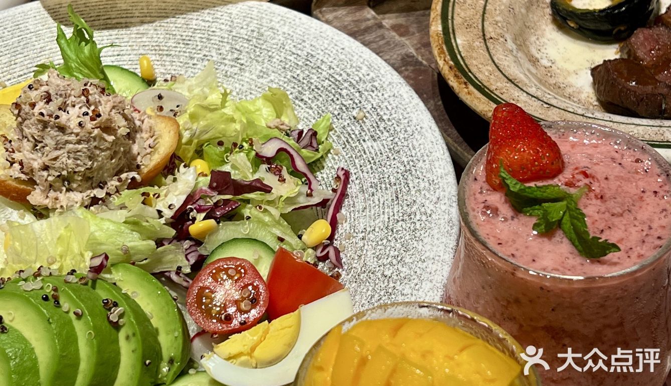 深圳最炫氛围感餐厅，宜放松宜微醺 🍽