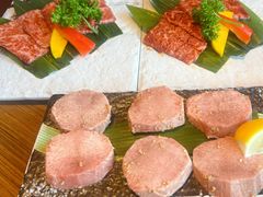 -炼火烤肉店