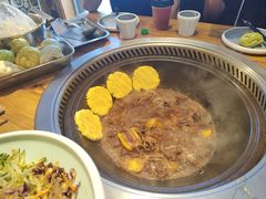 -锅老头海鲜铁锅炖