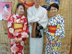 -东京都浅草樱花和服租赁店