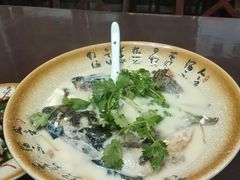 砂锅鱼头-75幢私房菜馆