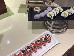 -凤冠假日酒店自助餐