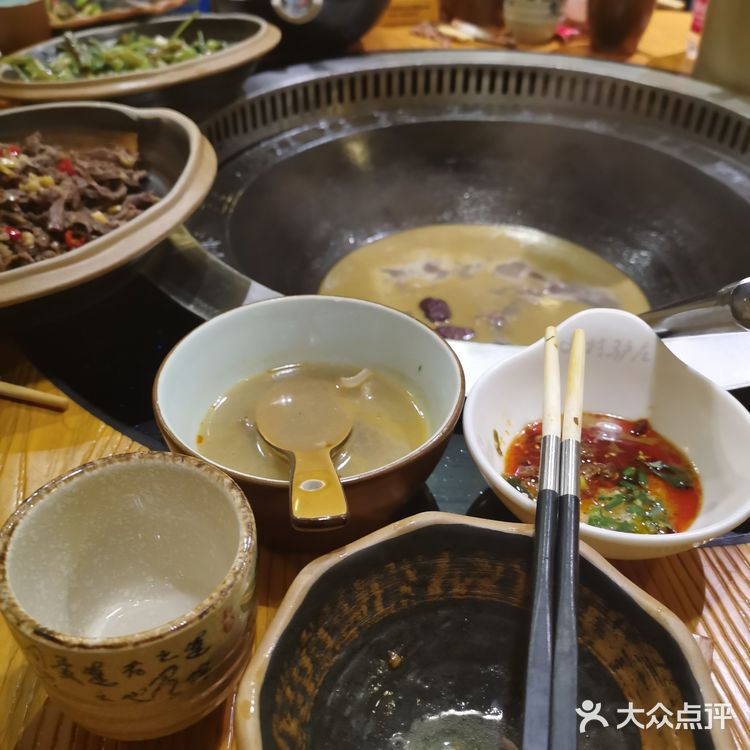 招牌很亮眼，路过就能被吸引到