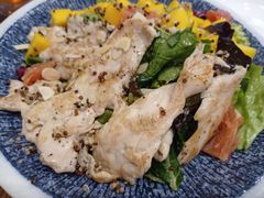 春夏芒果鸡肉芝麻菜色拉-AFS Cafe & Canteen(闽江二路店)