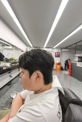 点击看大图 -15C7 男士理发馆 烫染专业店