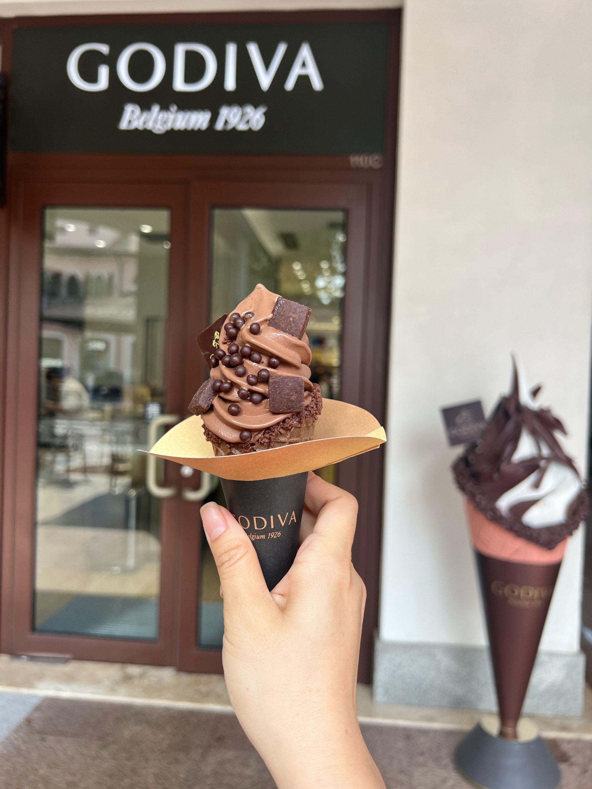 godiva黑巧冰淇淋也太好吃了吧!关键免费